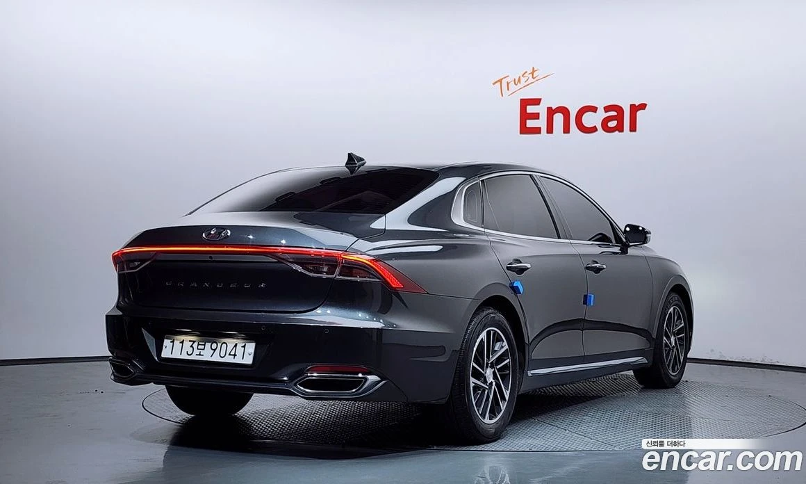 Hyundai Grandeur 2.5 Premium, снимка 2 - Автомобили и джипове - 56156098