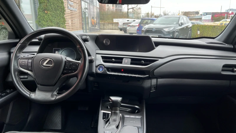 Lexus UX 2.0 Hybrid Executive, снимка 11 - Автомобили и джипове - 48246079