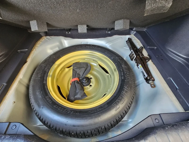 Honda Cr-v 2.0 i  EXECUTIVE  4x4 8 гуми, снимка 13 - Автомобили и джипове - 52965266