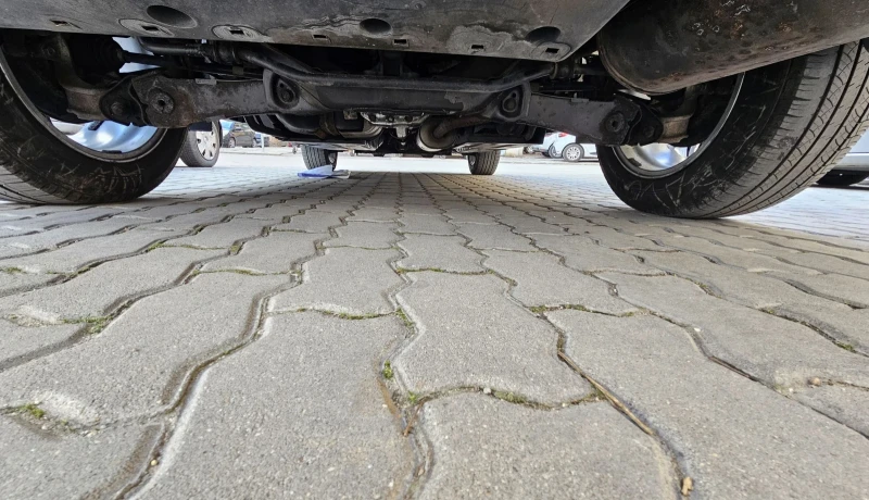 Honda Cr-v 2.0 i  EXECUTIVE  4x4 8 гуми, снимка 15 - Автомобили и джипове - 52965266