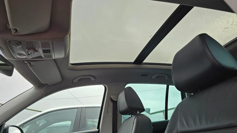 VW Tiguan 2.0TDI Atomatik Panorama Navi KAMERA 4X4 FULL, снимка 15 - Автомобили и джипове - 53391244
