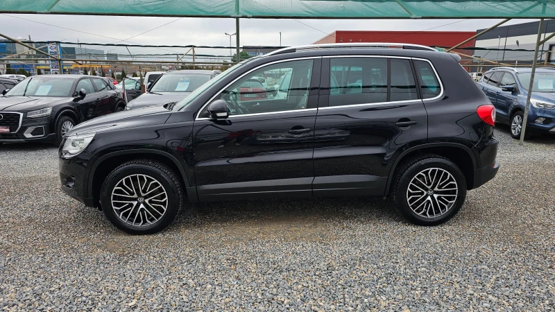 VW Tiguan 2.0TDI Atomatik Panorama Navi KAMERA 4X4 FULL, снимка 2 - Автомобили и джипове - 53391244