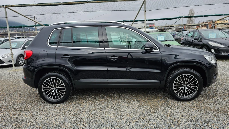 VW Tiguan 2.0TDI Atomatik Panorama Navi KAMERA 4X4 FULL, снимка 6 - Автомобили и джипове - 53391244