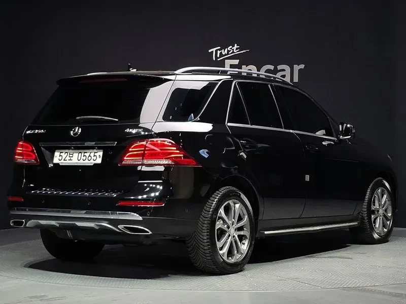 Mercedes-Benz GLE 250 D 4Matic, снимка 2 - Автомобили и джипове - 55652246