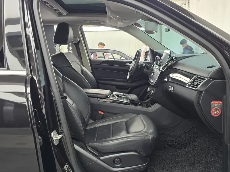 Mercedes-Benz GLE 250 D 4Matic, снимка 11 - Автомобили и джипове - 55652246