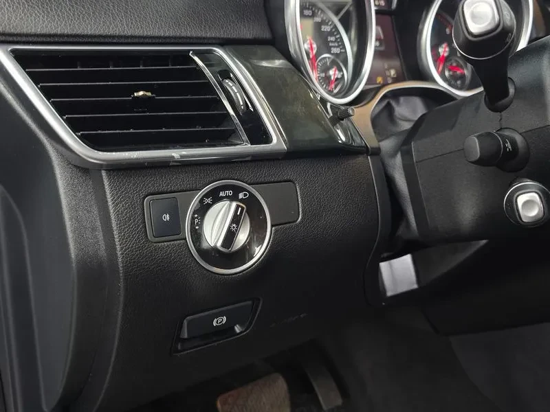 Mercedes-Benz GLE 250 D 4Matic, снимка 17 - Автомобили и джипове - 55652246