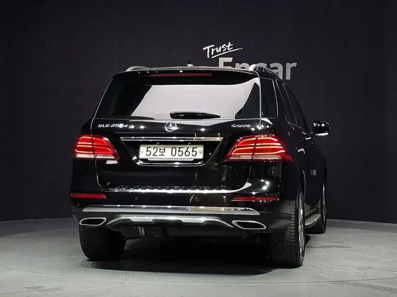 Mercedes-Benz GLE 250 D 4Matic, снимка 4 - Автомобили и джипове - 55652246