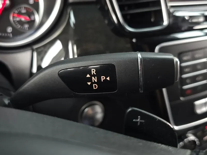 Mercedes-Benz GLE 250 D 4Matic, снимка 9 - Автомобили и джипове - 55652246