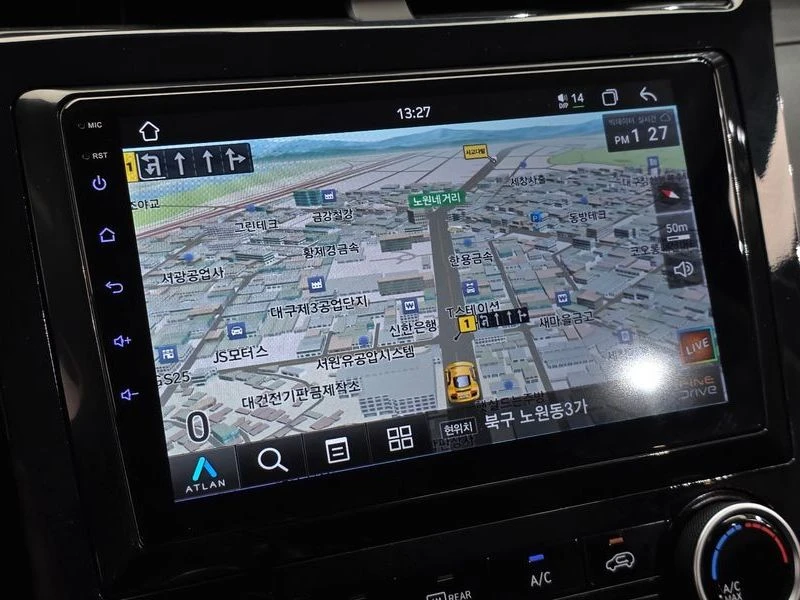 Hyundai Tucson 2.0 Automatic, снимка 14 - Автомобили и джипове - 55658637