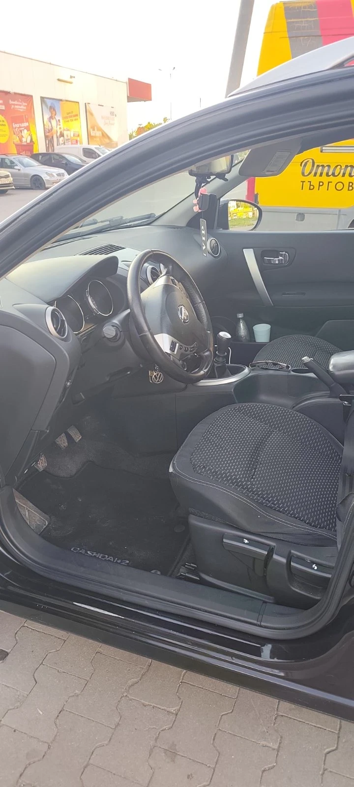 Nissan Qashqai 1.5 dci, снимка 4 - Автомобили и джипове - 55774881