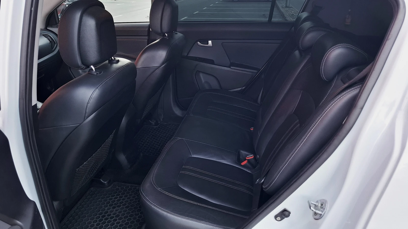 Kia Sportage 2.0 CRDI 184 к.с. | 4x4 | Автомат | Всички екстри - изображение 8