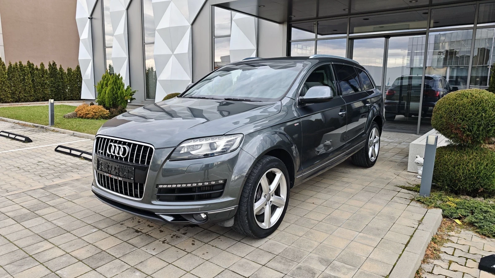 Audi Q7 3.0TDI 245kc.S-line distronik 153000km!!!