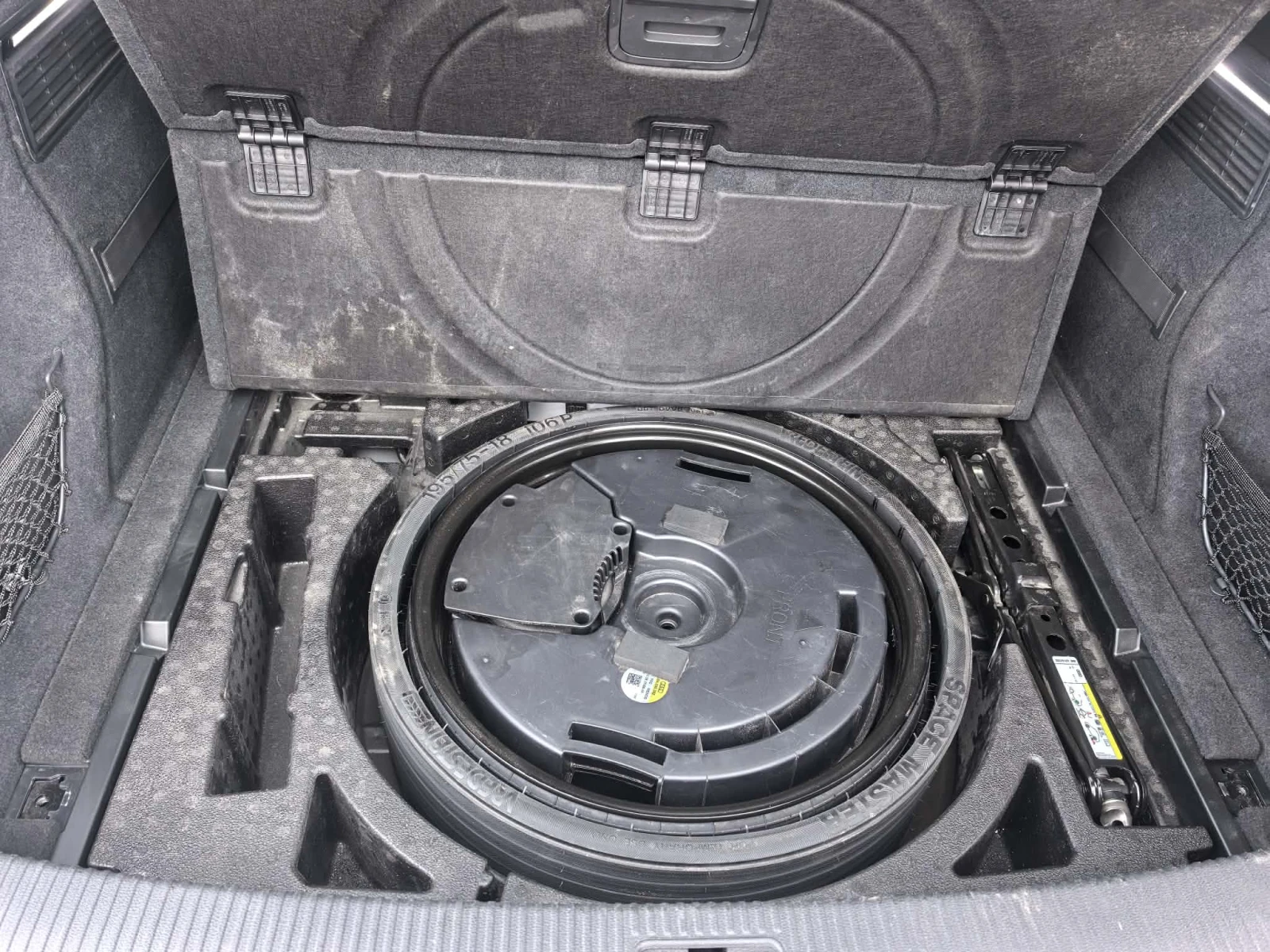 Audi Q5 2.0tdi, снимка 14 - Автомобили и джипове - 53798194