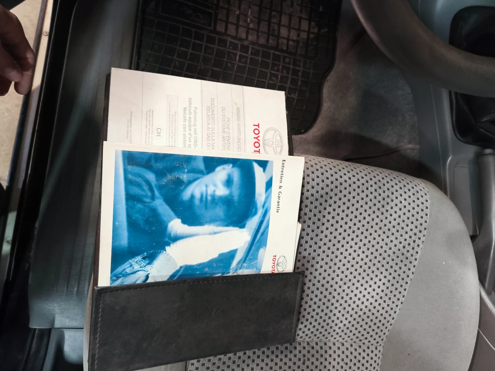 Toyota Hilux 2.5 D4D, снимка 14 - Автомобили и джипове - 54332961