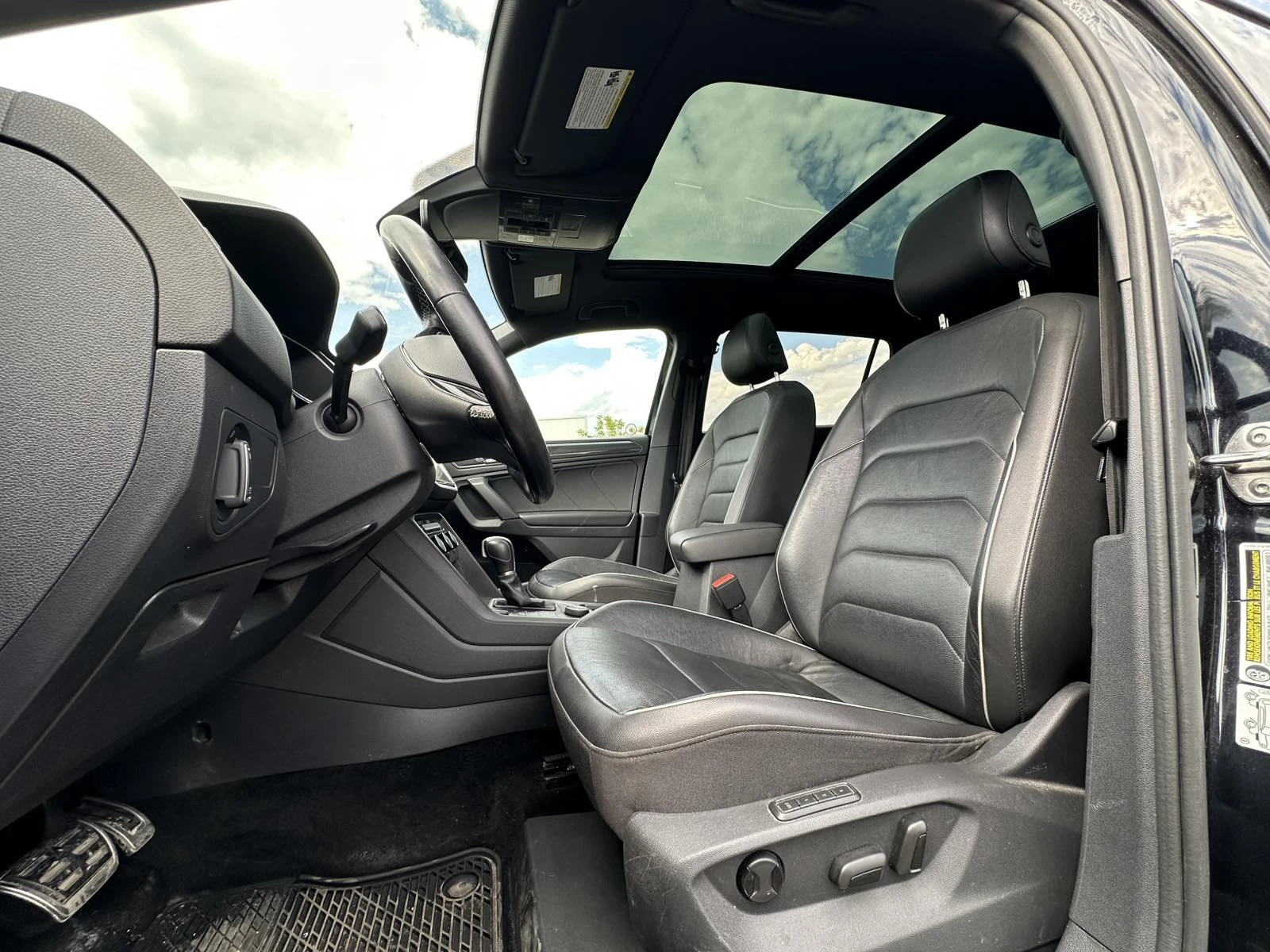 VW Tiguan R-Line, снимка 10 - Автомобили и джипове - 54412854