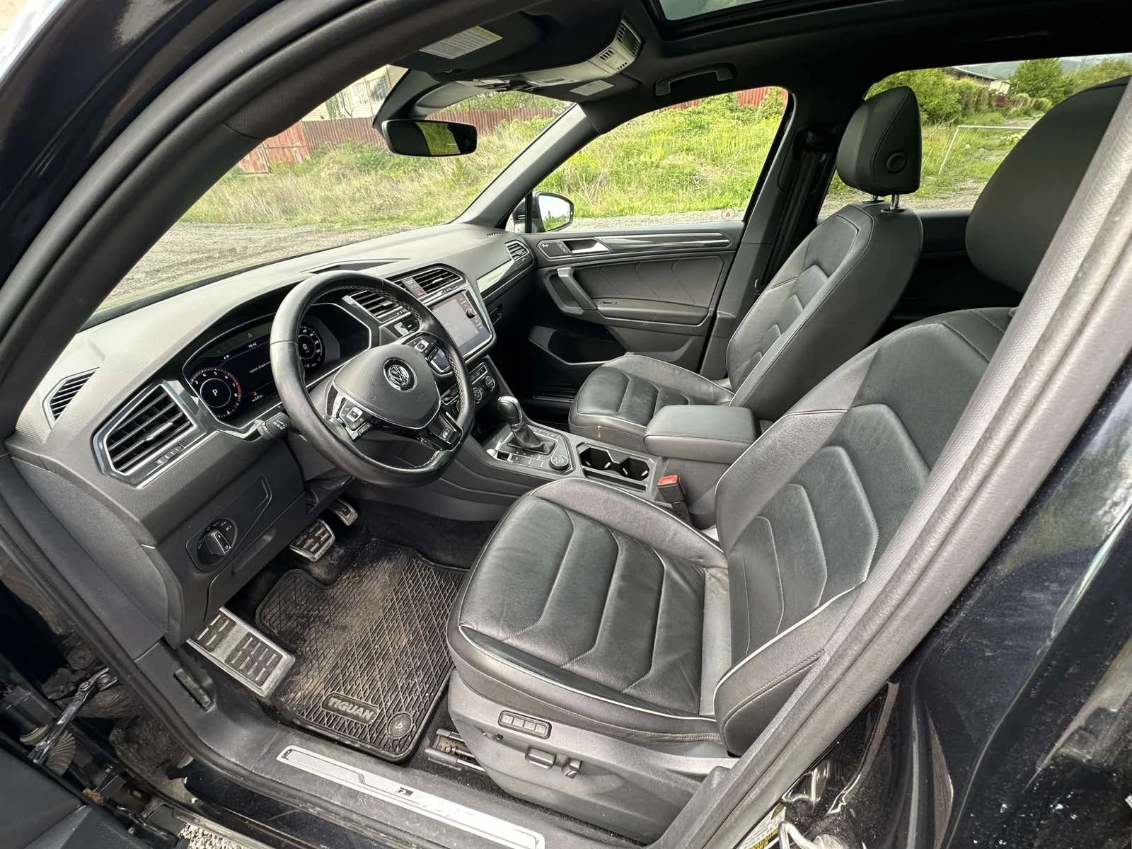 VW Tiguan R-Line, снимка 8 - Автомобили и джипове - 54412854