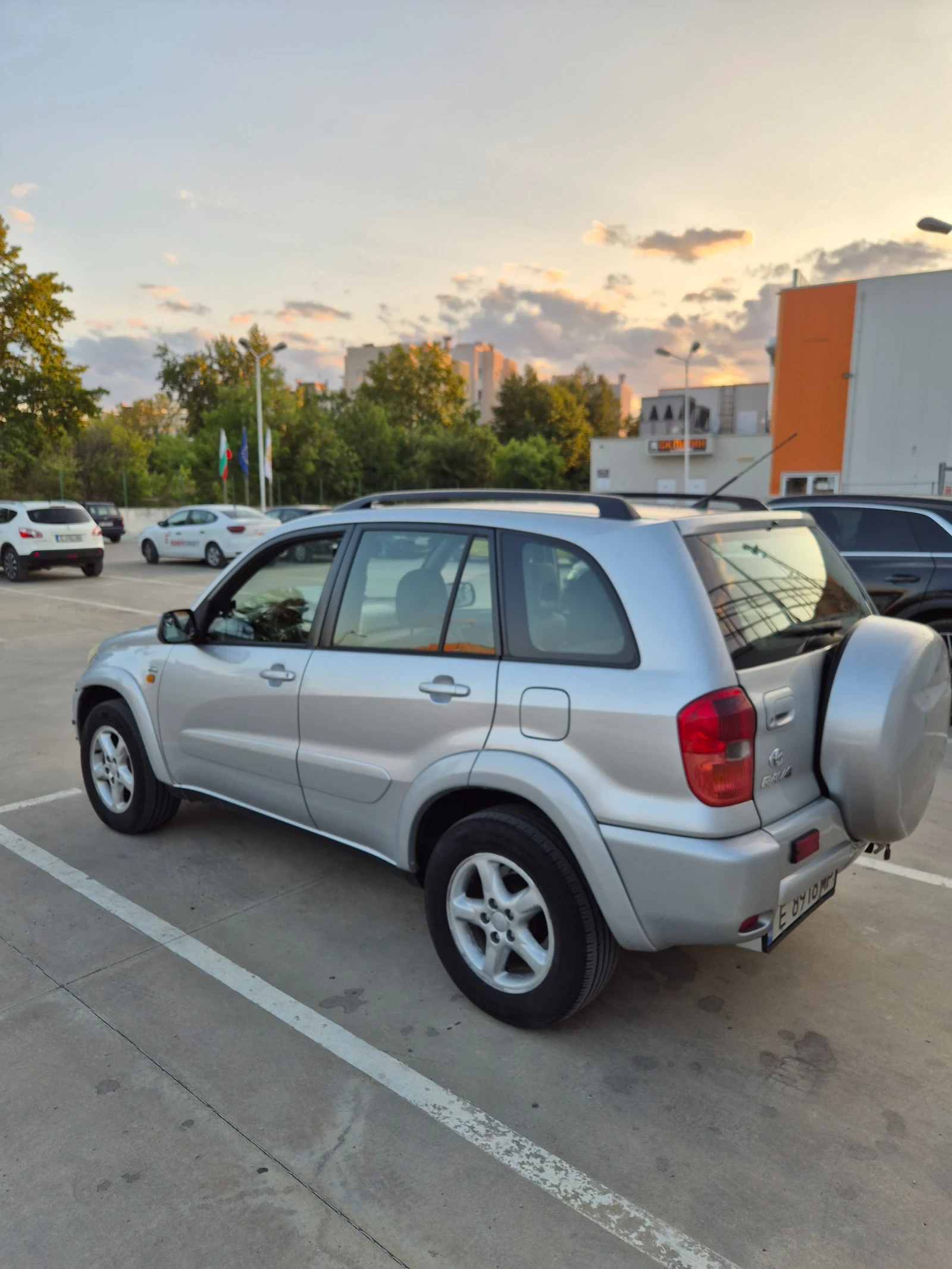 Toyota Rav4, снимка 3 - Автомобили и джипове - 55433254
