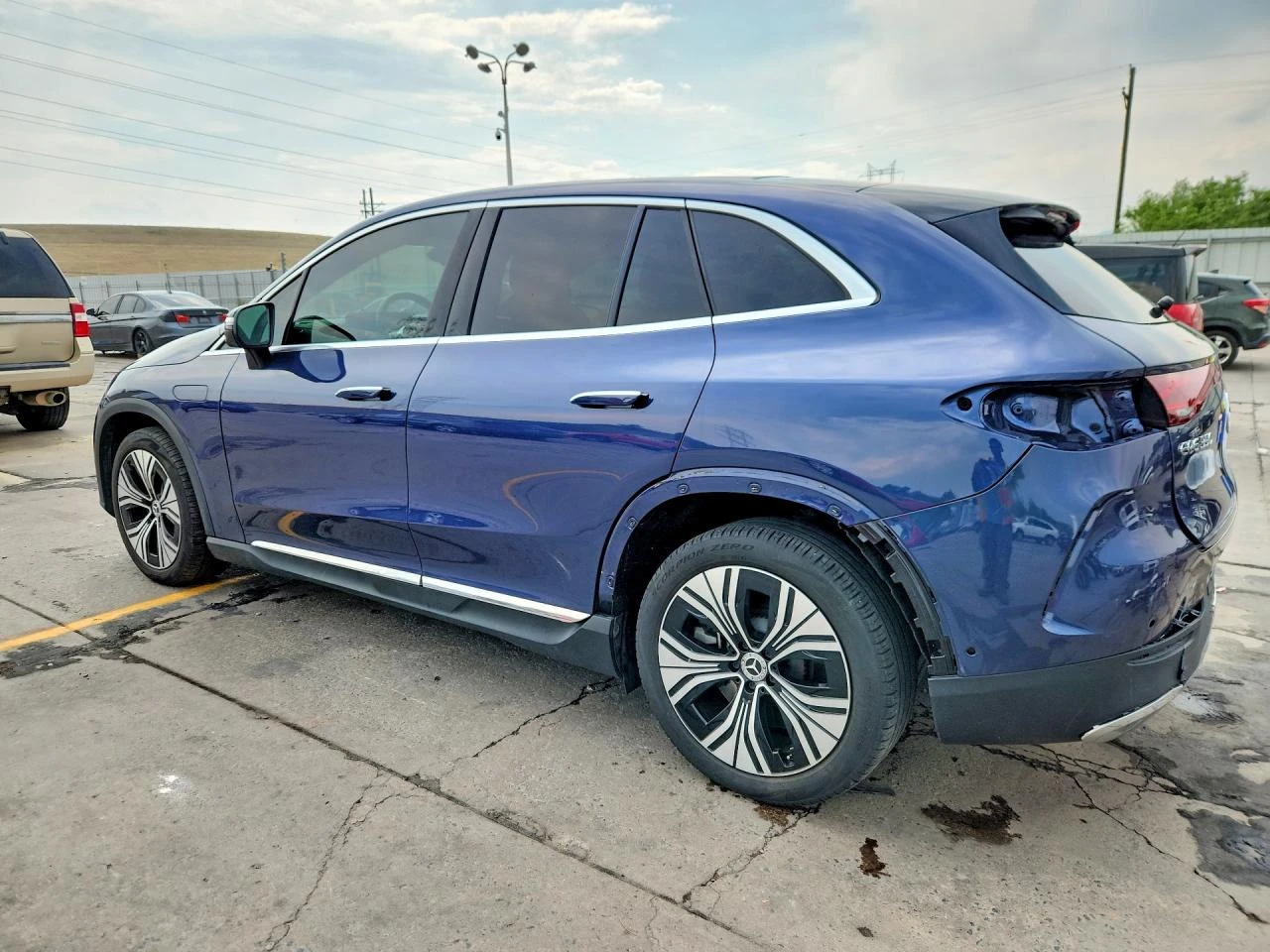 Mercedes-Benz EQE 350* 4MATIC* ПАНОРАМА* AMBIENT* BURMESTER* 360* , снимка 4 - Автомобили и джипове - 55624753