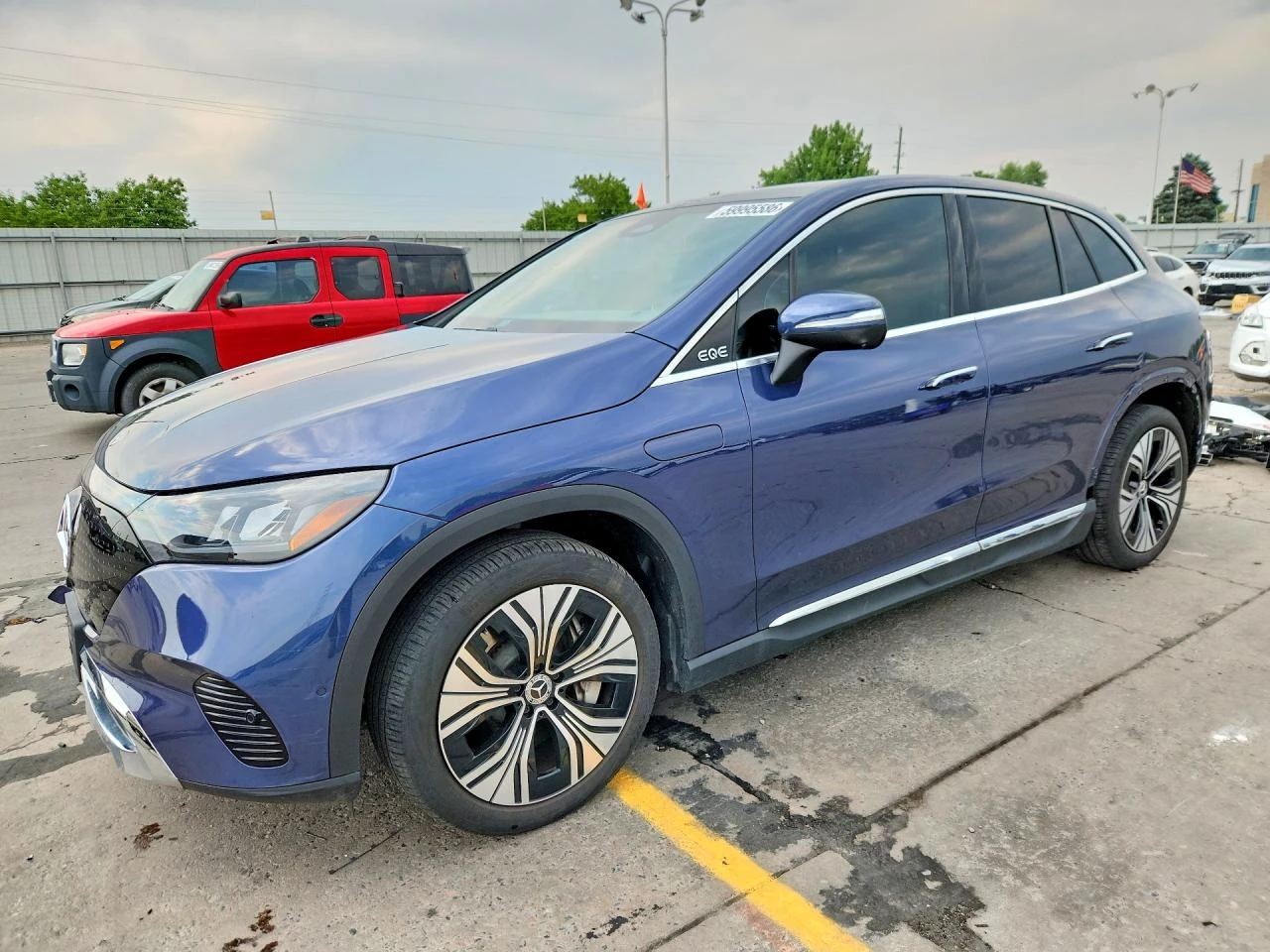 Mercedes-Benz EQE 350* 4MATIC* ПАНОРАМА* AMBIENT* BURMESTER* 360* , снимка 2 - Автомобили и джипове - 55624753
