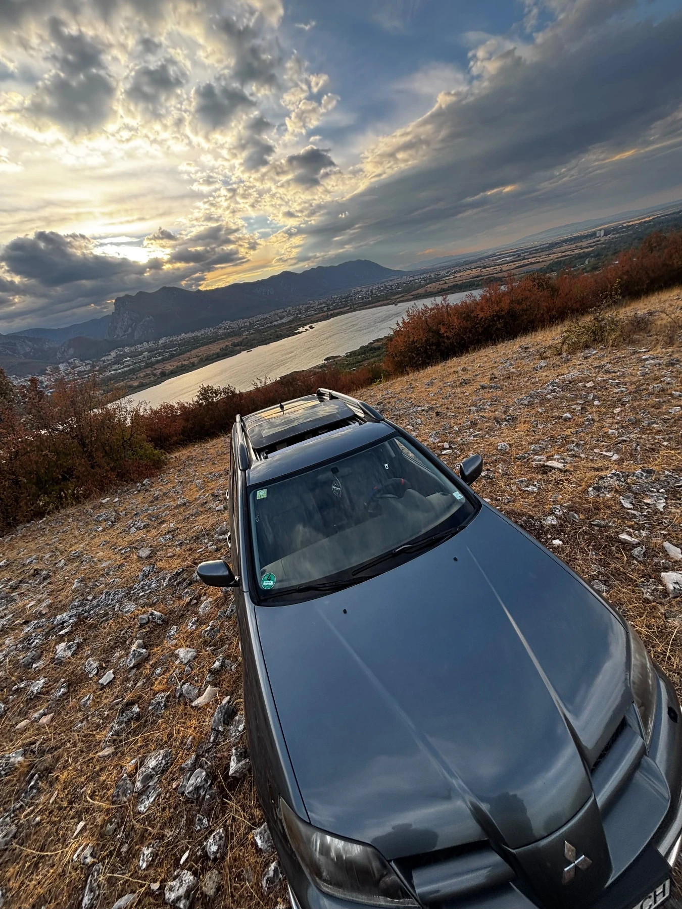 Mitsubishi Outlander, снимка 8 - Автомобили и джипове - 56465295