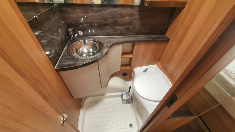 Каравана Tabbert Princess 640, снимка 5 - Каравани и кемпери - 50751984