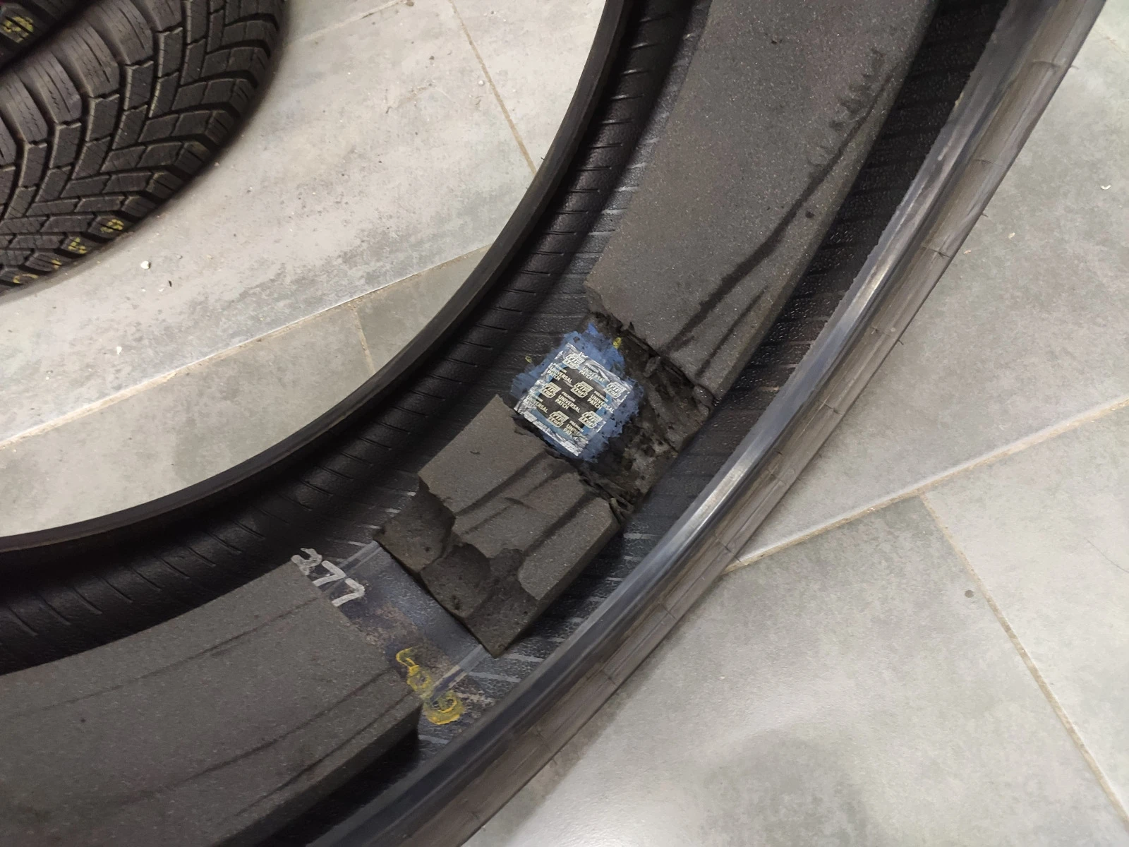  235/35R20 | Mobile.bg   8