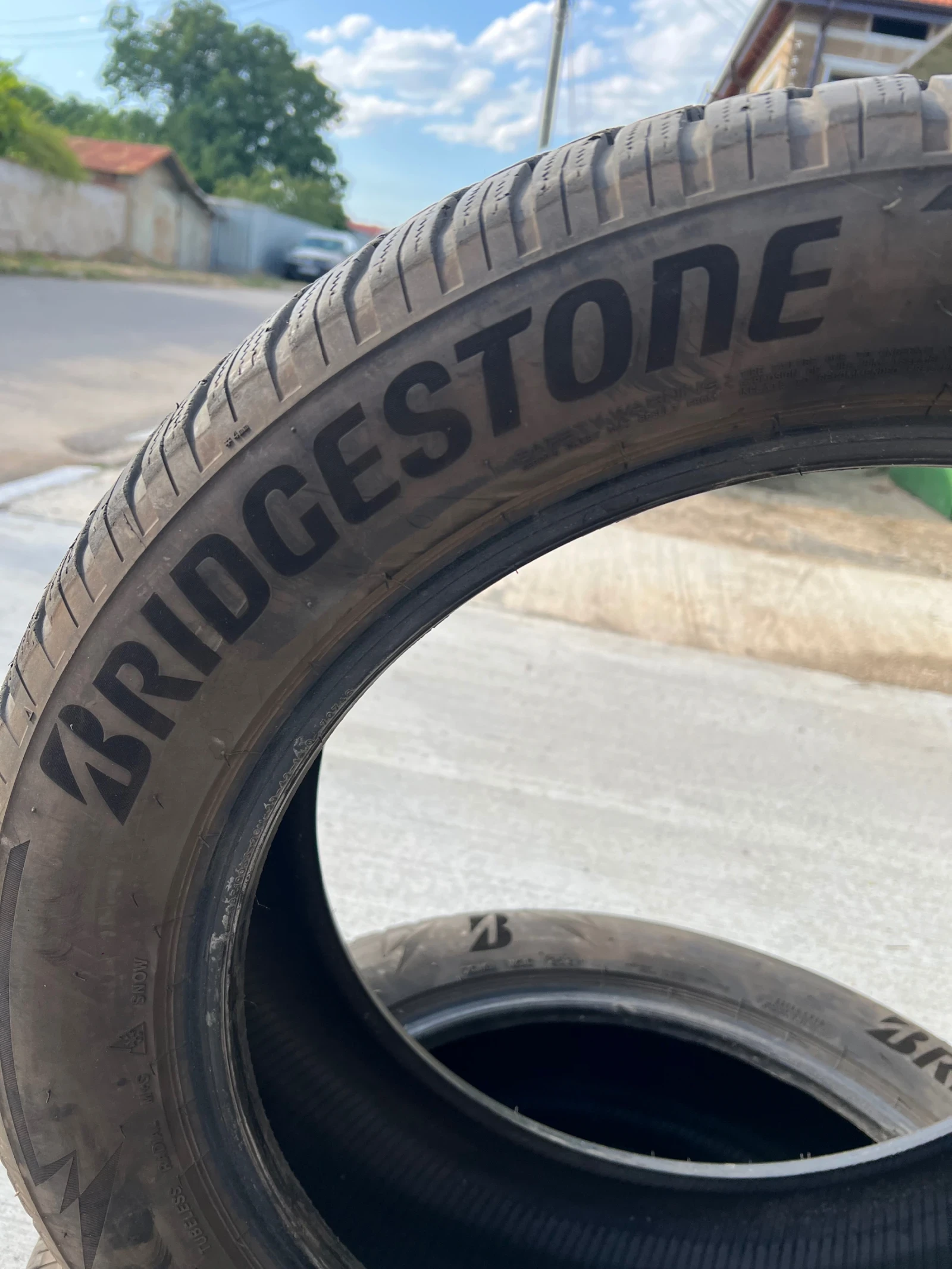 Гуми Зимни 235/55R20