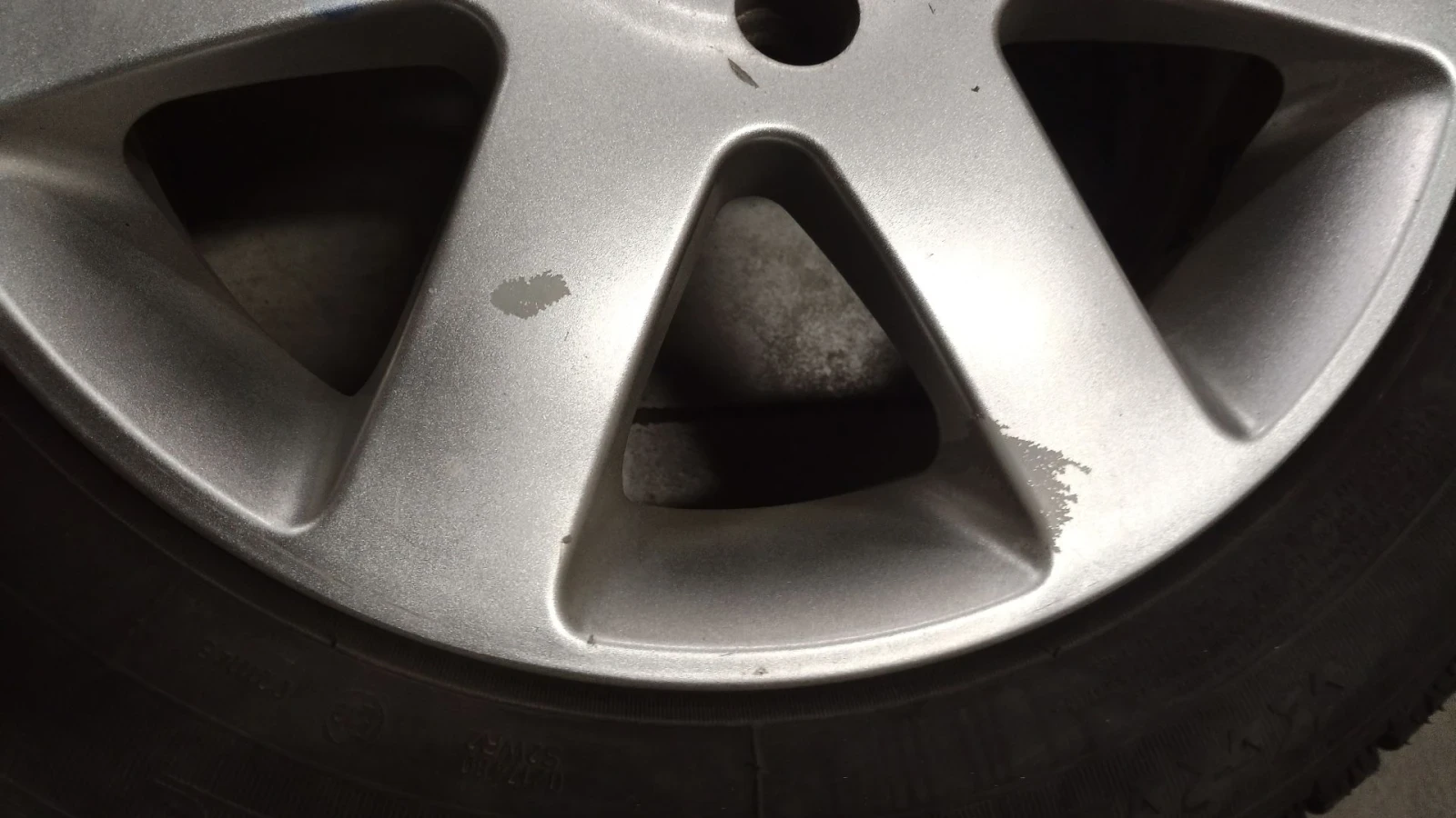 ���� � ������ 185/60R15 �� Toyota | Mobile.bg � ����������� 5