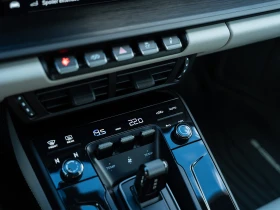 Porsche 911 Carrera 4 GTS, снимка 12