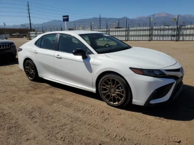 Toyota Camry SE NIGHT SHADE HYBRID| СЕРВИЗНА ИСТОРИЯ| ГРАДУШКОВ, снимка 4