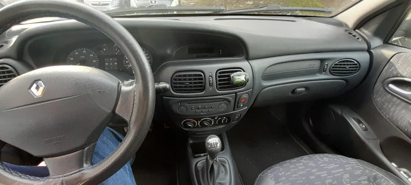 Renault Megane Grandtour 1.9 dCi, снимка 14 - Автомобили и джипове - 47826413