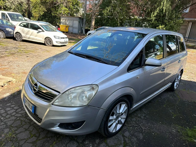 Opel Zafira, снимка 1 - Автомобили и джипове - 48360716