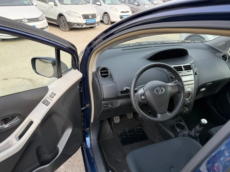 Toyota Yaris 1.3VVTI-100k.c 67000KM!КЛИМАТРОНИК!FACE LIFT!5 ВР., снимка 11 - Автомобили и джипове - 49124562