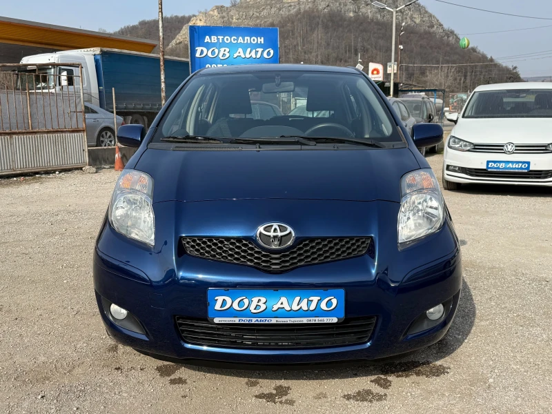 Toyota Yaris 1.3VVTI-100k.c 67000KM!КЛИМАТРОНИК!FACE LIFT!5 ВР., снимка 2 - Автомобили и джипове - 49124562