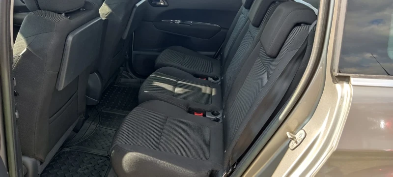 Peugeot 5008 1.6ehdi, снимка 6 - Автомобили и джипове - 51948152