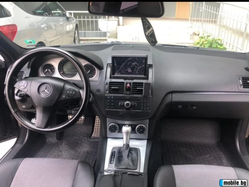 Mercedes-Benz 220, снимка 2 - Автомобили и джипове - 52186658