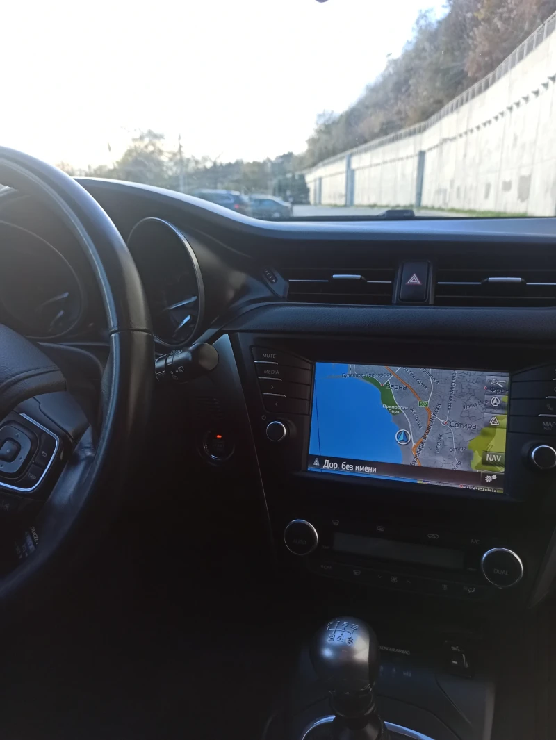 Toyota Avensis D4D, снимка 8 - Автомобили и джипове - 52541780