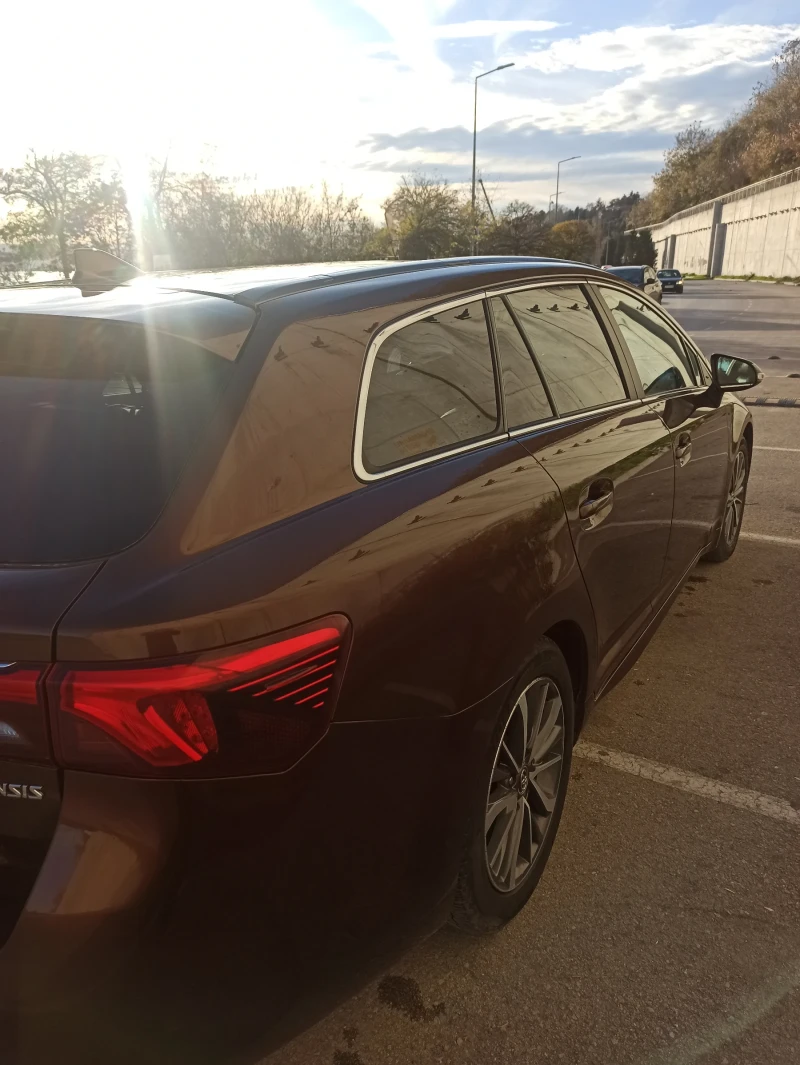 Toyota Avensis D4D, снимка 15 - Автомобили и джипове - 52541780