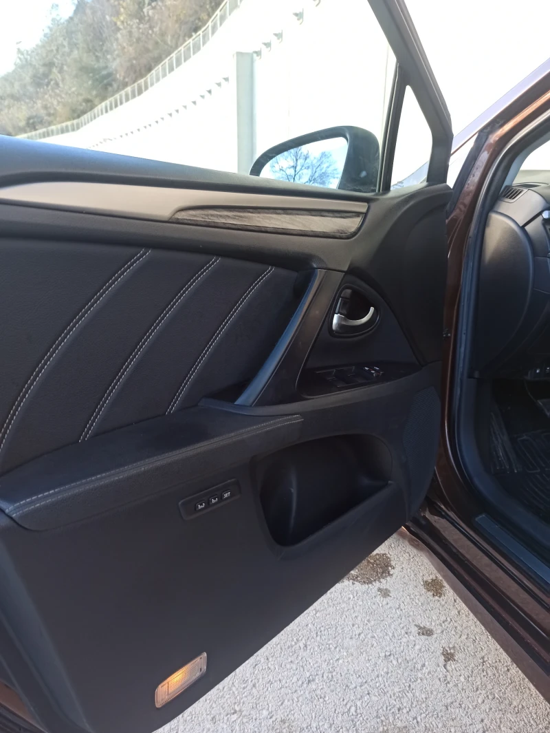 Toyota Avensis D4D, снимка 7 - Автомобили и джипове - 52541780