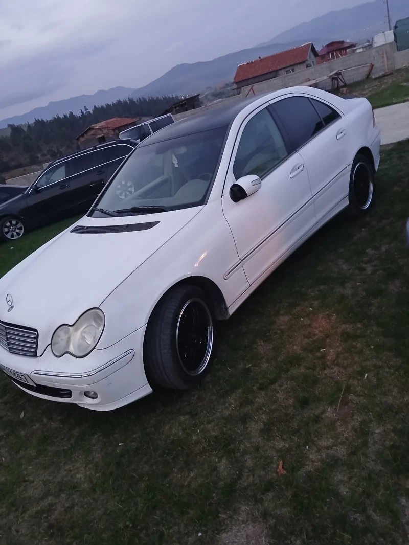 Mercedes-Benz C 220 mercedes c220, снимка 7 - Автомобили и джипове - 52655366