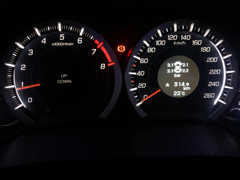 Honda Accord Tourer 2.0 I-VTEC, Lifestyle Facelift , снимка 10 - Автомобили и джипове - 53400846