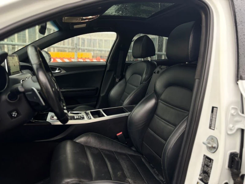 Kia Stinger GT Limited* Авто Кредит* (ЦЕНА ДО БГ), снимка 8 - Автомобили и джипове - 53458184