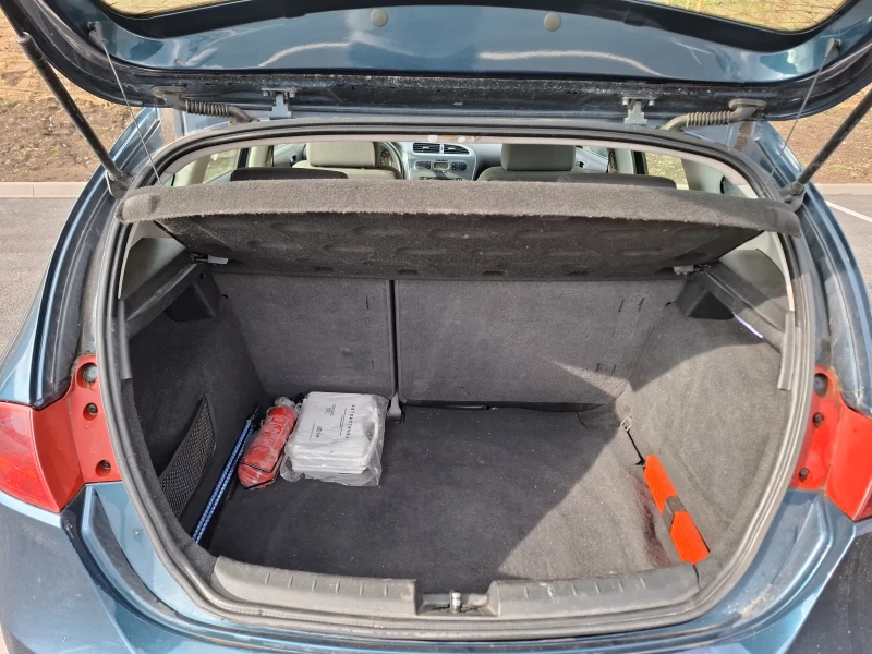Seat Leon 2.0 TDI 140, снимка 11 - Автомобили и джипове - 53470010