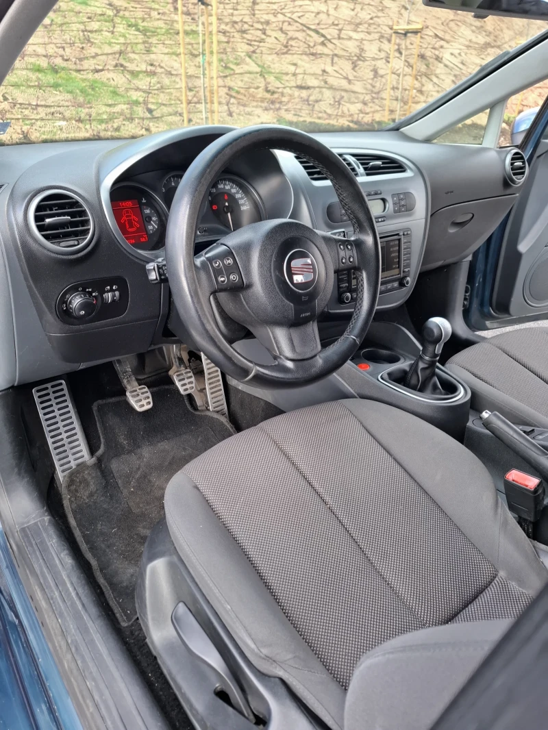 Seat Leon 2.0 TDI 140, снимка 5 - Автомобили и джипове - 53470010