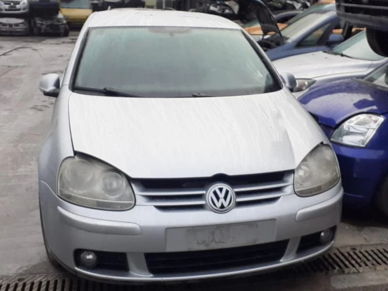 VW Golf 2.0 TDI    САМО НА ЧАСТИ , снимка 1 - Автомобили и джипове - 49101935