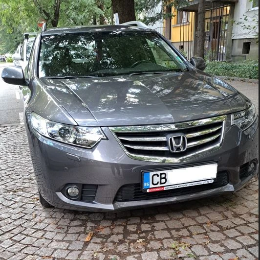 Honda Accord Tourer 2.0 I-VTEC, Lifestyle Facelift , снимка 2 - Автомобили и джипове - 53400846