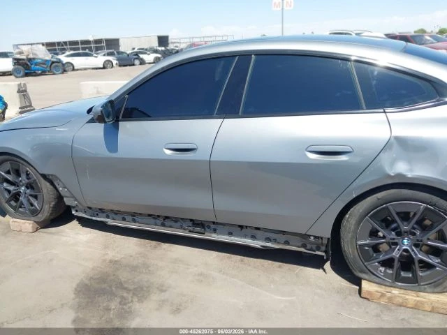 BMW i4 * GRAN COUPE EDRIVE35* КОЖА* ПОДГРЕВ* ШИБИДАХ* , снимка 14 - Автомобили и джипове - 55045793