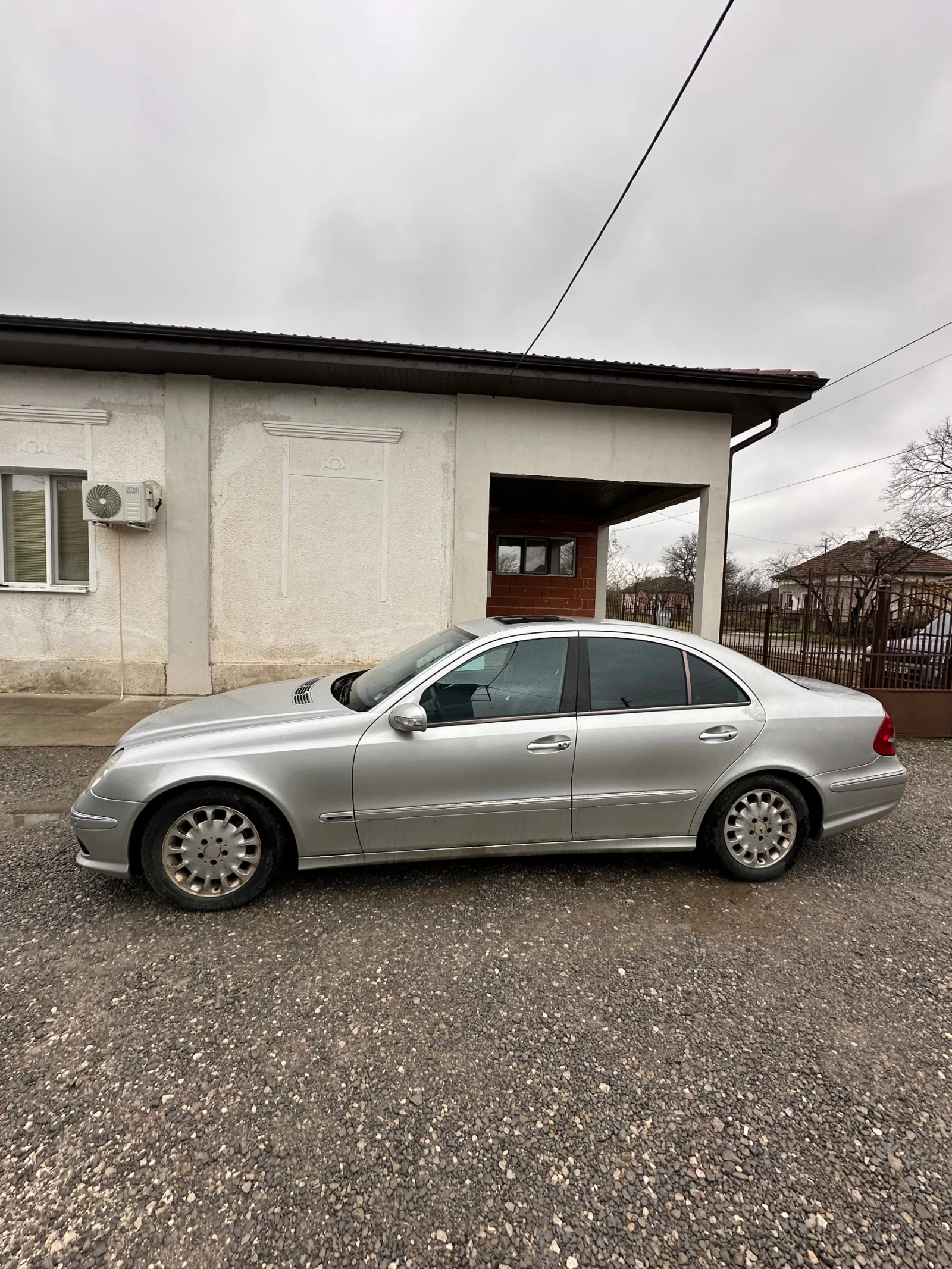 Mercedes-Benz E 320  - изображение 7