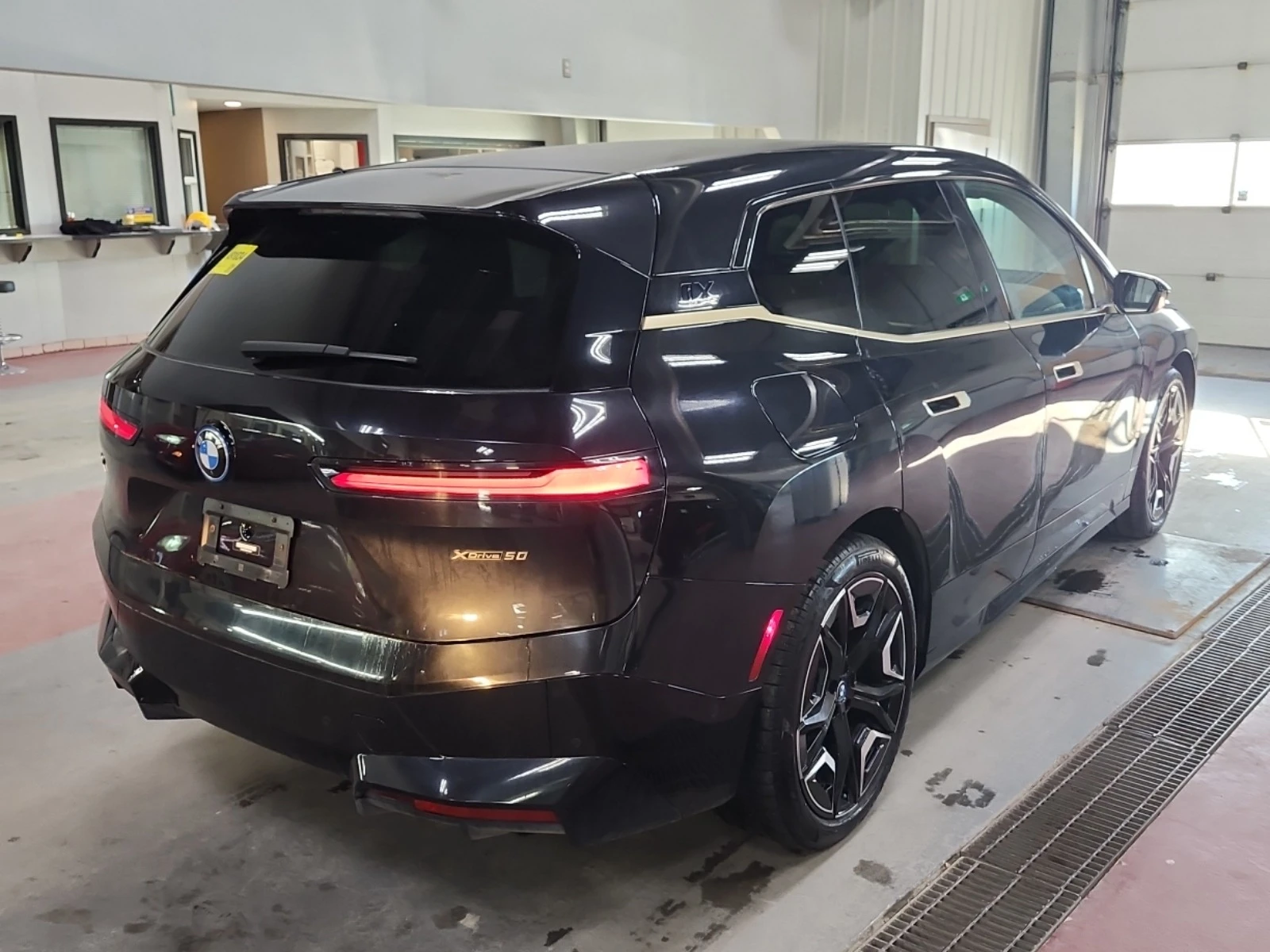 BMW iX XDRIVE50 * * CARFAX * * АВТО КРЕДИТ * *  - изображение 3