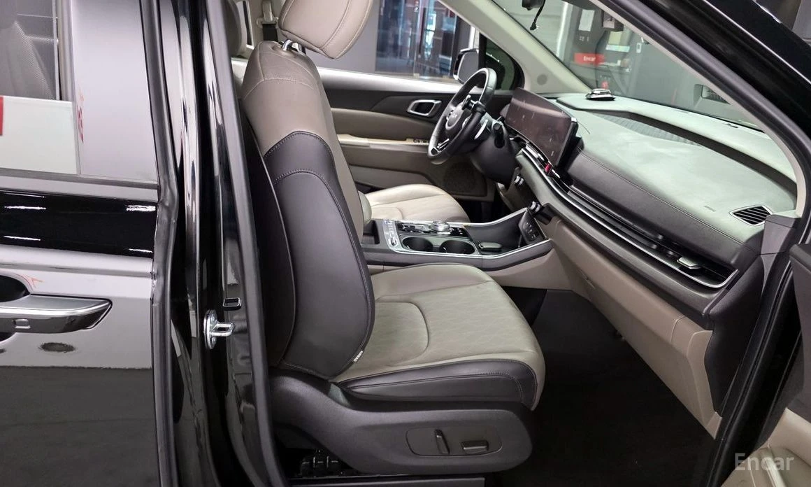 Kia Carnival, снимка 12 - Автомобили и джипове - 53719144